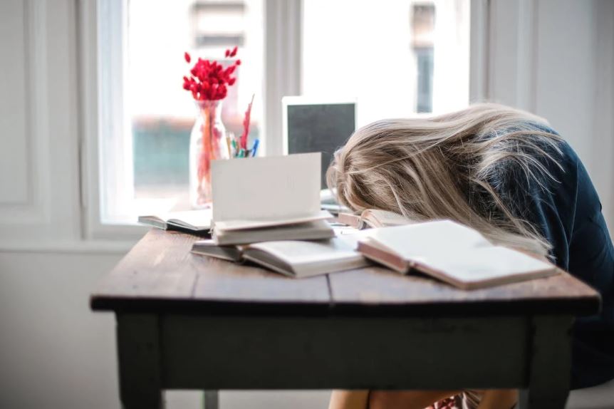 cómo equilibrar el trabajo y los estudios de forma efectiva